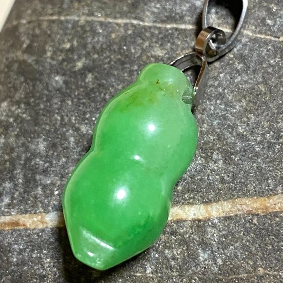 2/20$, Whimsical Green Pea Pod Glass Pendant - Picture 6 of 8